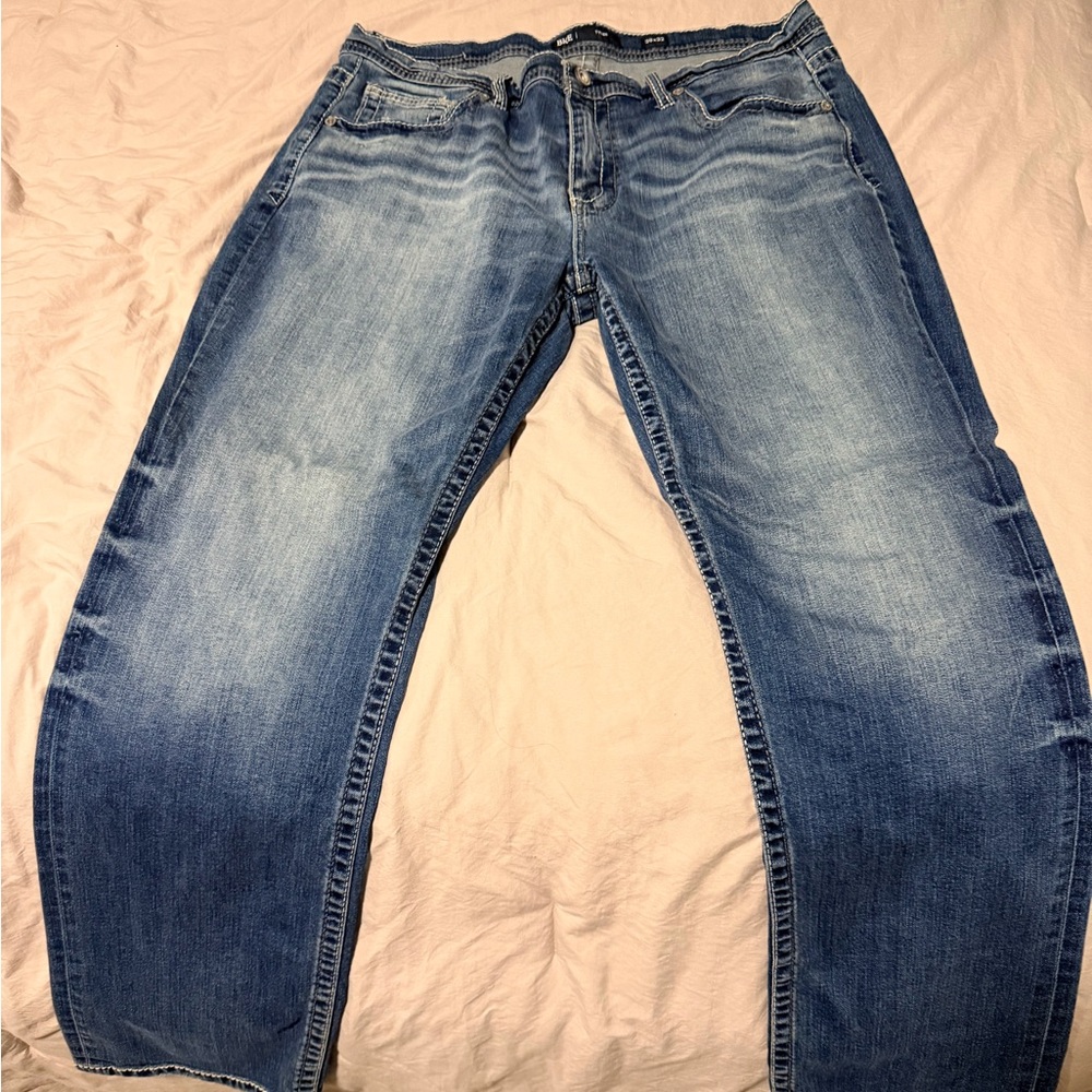BKE BUCKLE Men's Light Blue Wash Jeans. 38x32